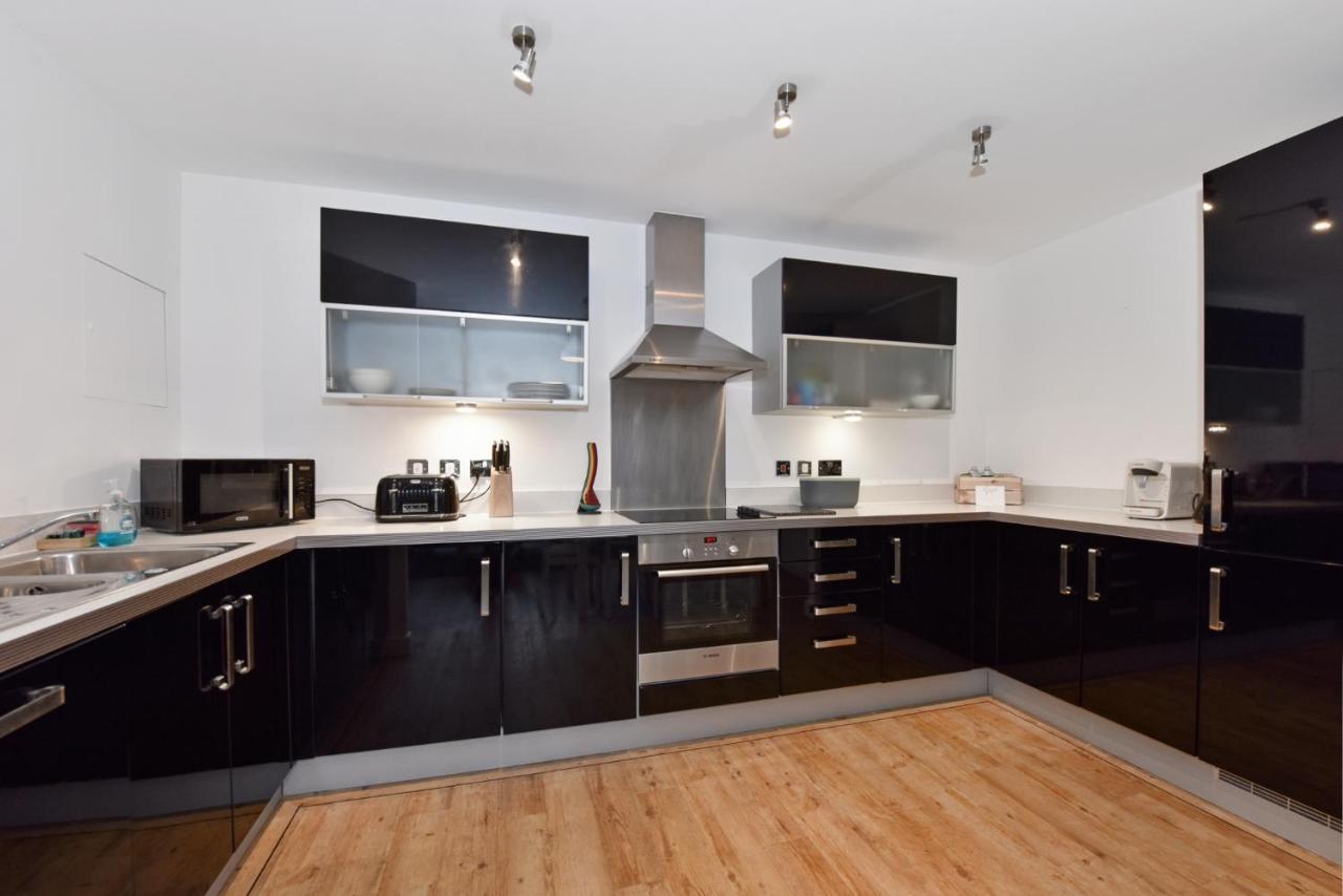 The Vizion Serviced Apartments From Pincott Properties - Free Parking, Private Balcony, And Wifi Milton Keynes Dış mekan fotoğraf