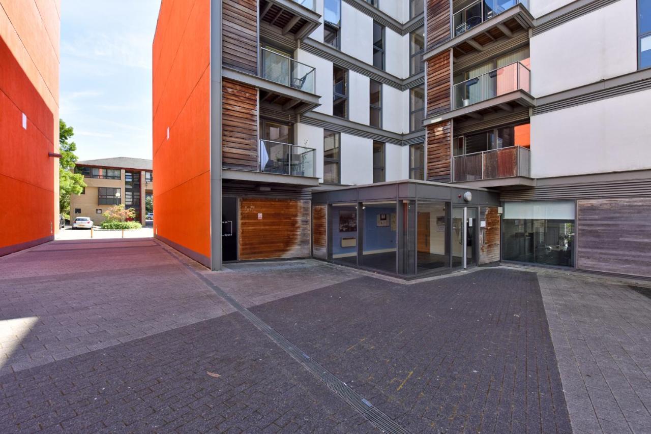 The Vizion Serviced Apartments From Pincott Properties - Free Parking, Private Balcony, And Wifi Milton Keynes Dış mekan fotoğraf