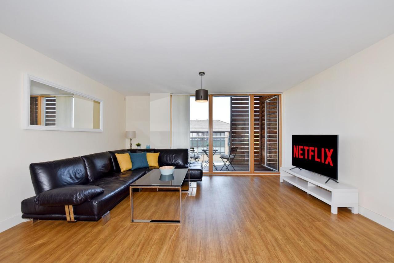 The Vizion Serviced Apartments From Pincott Properties - Free Parking, Private Balcony, And Wifi Milton Keynes Dış mekan fotoğraf