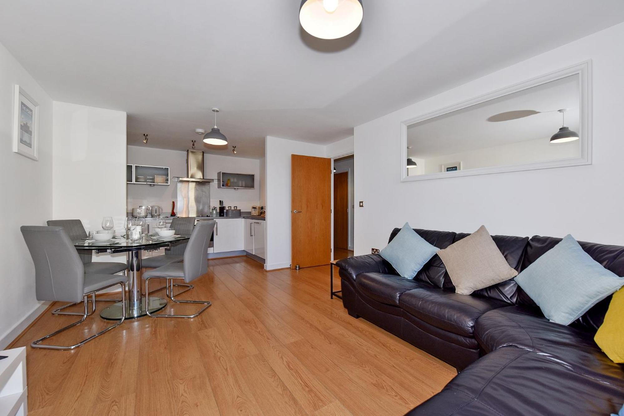 The Vizion Serviced Apartments From Pincott Properties - Free Parking, Private Balcony, And Wifi Milton Keynes Dış mekan fotoğraf