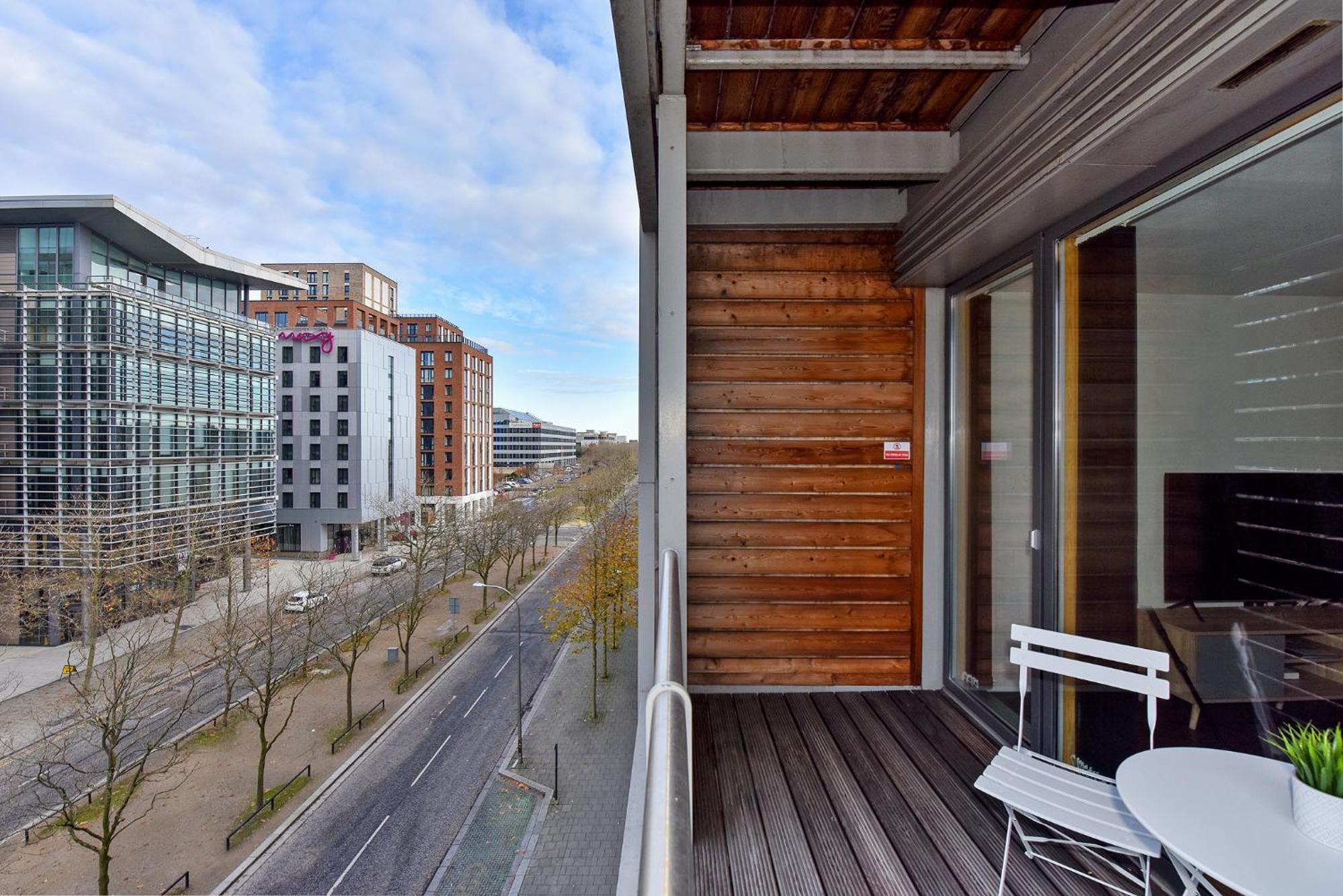 The Vizion Serviced Apartments From Pincott Properties - Free Parking, Private Balcony, And Wifi Milton Keynes Dış mekan fotoğraf
