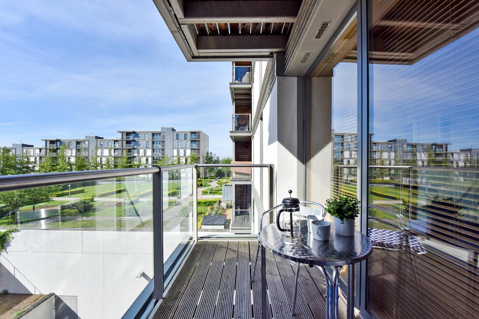 The Vizion Serviced Apartments From Pincott Properties - Free Parking, Private Balcony, And Wifi Milton Keynes Dış mekan fotoğraf
