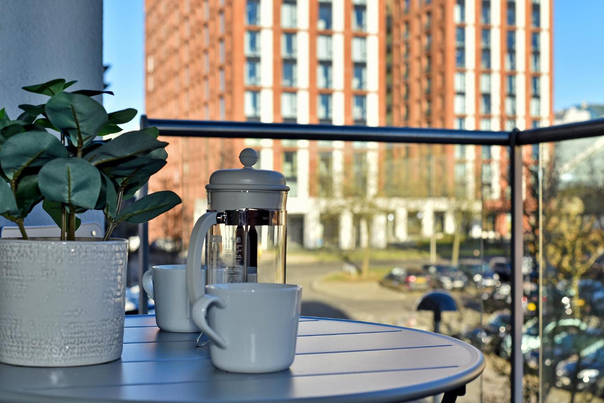 The Vizion Serviced Apartments From Pincott Properties - Free Parking, Private Balcony, And Wifi Milton Keynes Oda fotoğraf