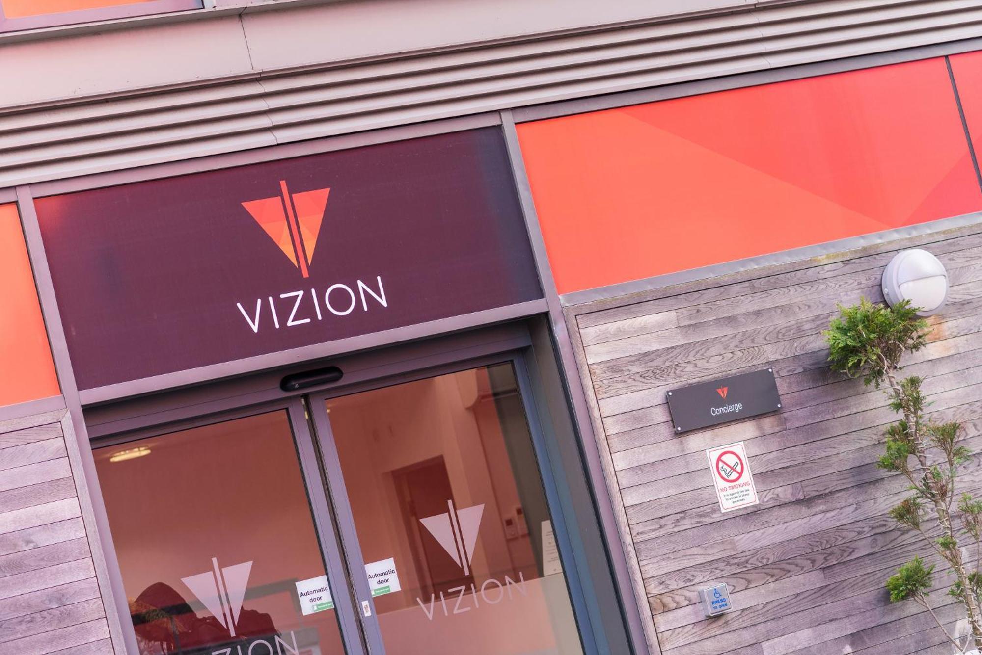 The Vizion Serviced Apartments From Pincott Properties - Free Parking, Private Balcony, And Wifi Milton Keynes Dış mekan fotoğraf