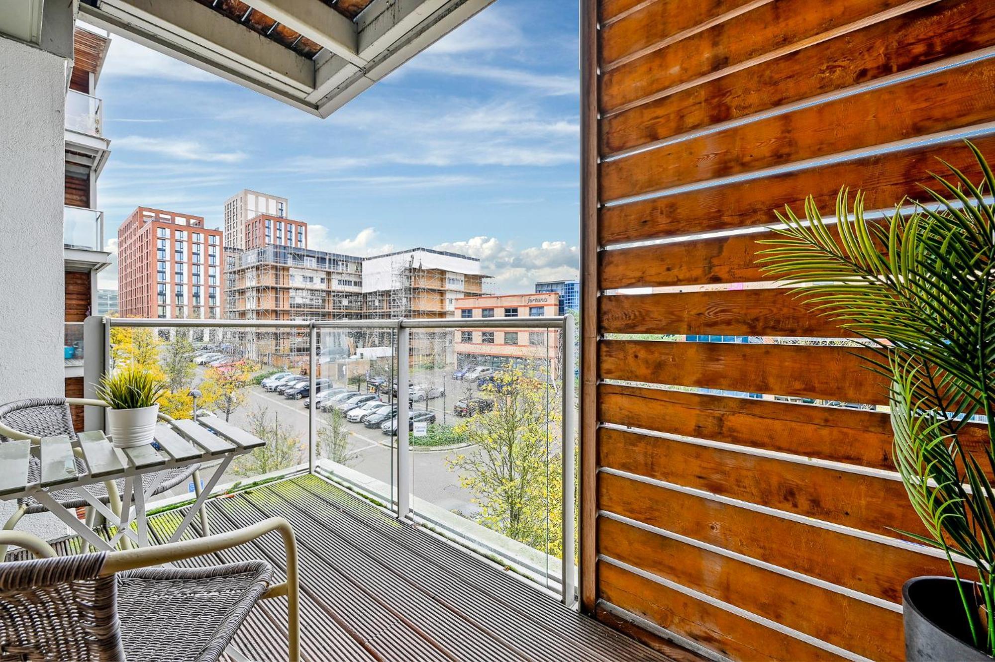 The Vizion Serviced Apartments From Pincott Properties - Free Parking, Private Balcony, And Wifi Milton Keynes Dış mekan fotoğraf
