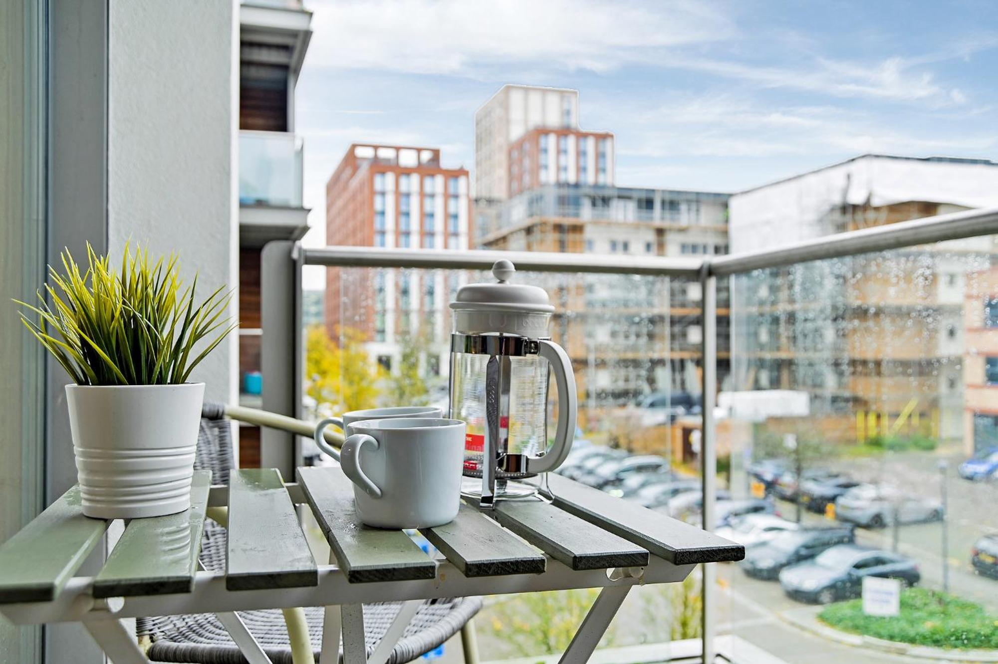 The Vizion Serviced Apartments From Pincott Properties - Free Parking, Private Balcony, And Wifi Milton Keynes Dış mekan fotoğraf